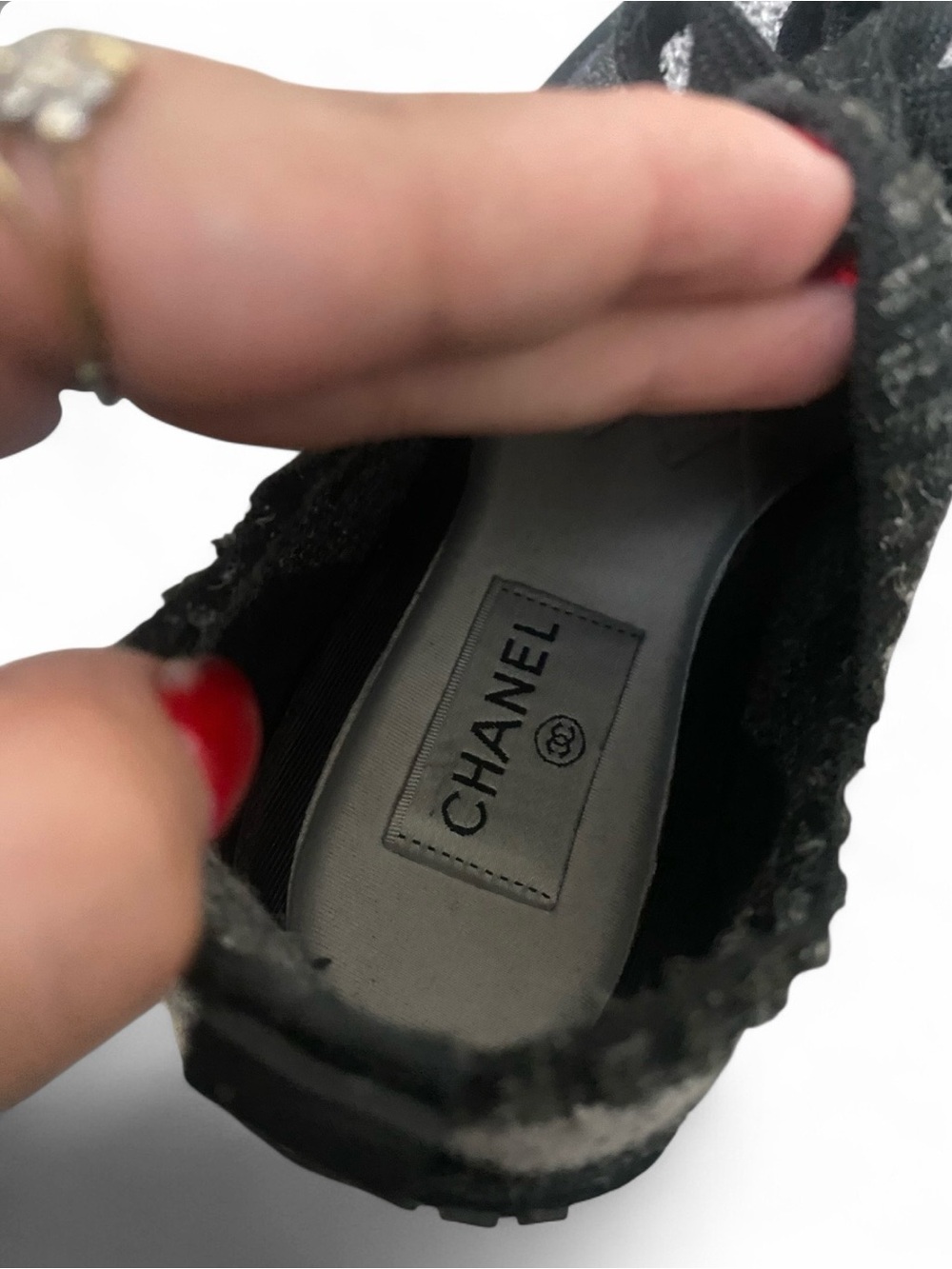 CHANEL Black & Gray Felt Low-Top Sneakers - Picture 10 of 10